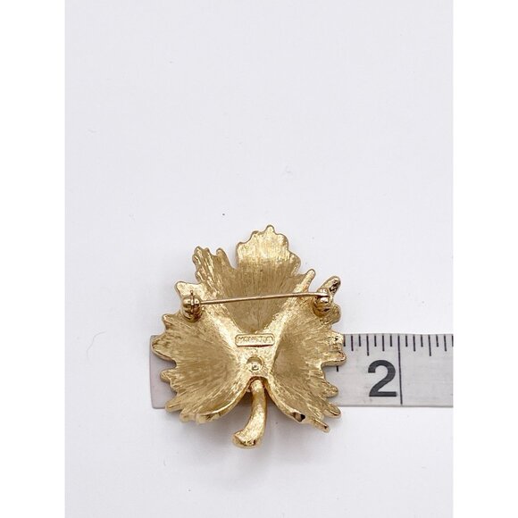 Vintage Monet Gold Tone Flower Leaf Brooch – Textured Dimensional Floral Pin - Picture 9 of 9